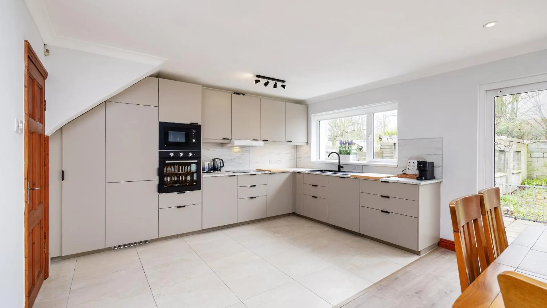 Dublin City Centre Modern 3 Bedroom House Feriehus