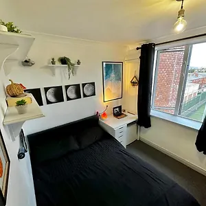 Custom House, 1 Room, 1 Séjour chez l'habitant
