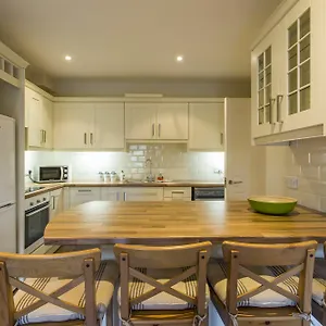 Apartment The Artane Self Catering, Dublin